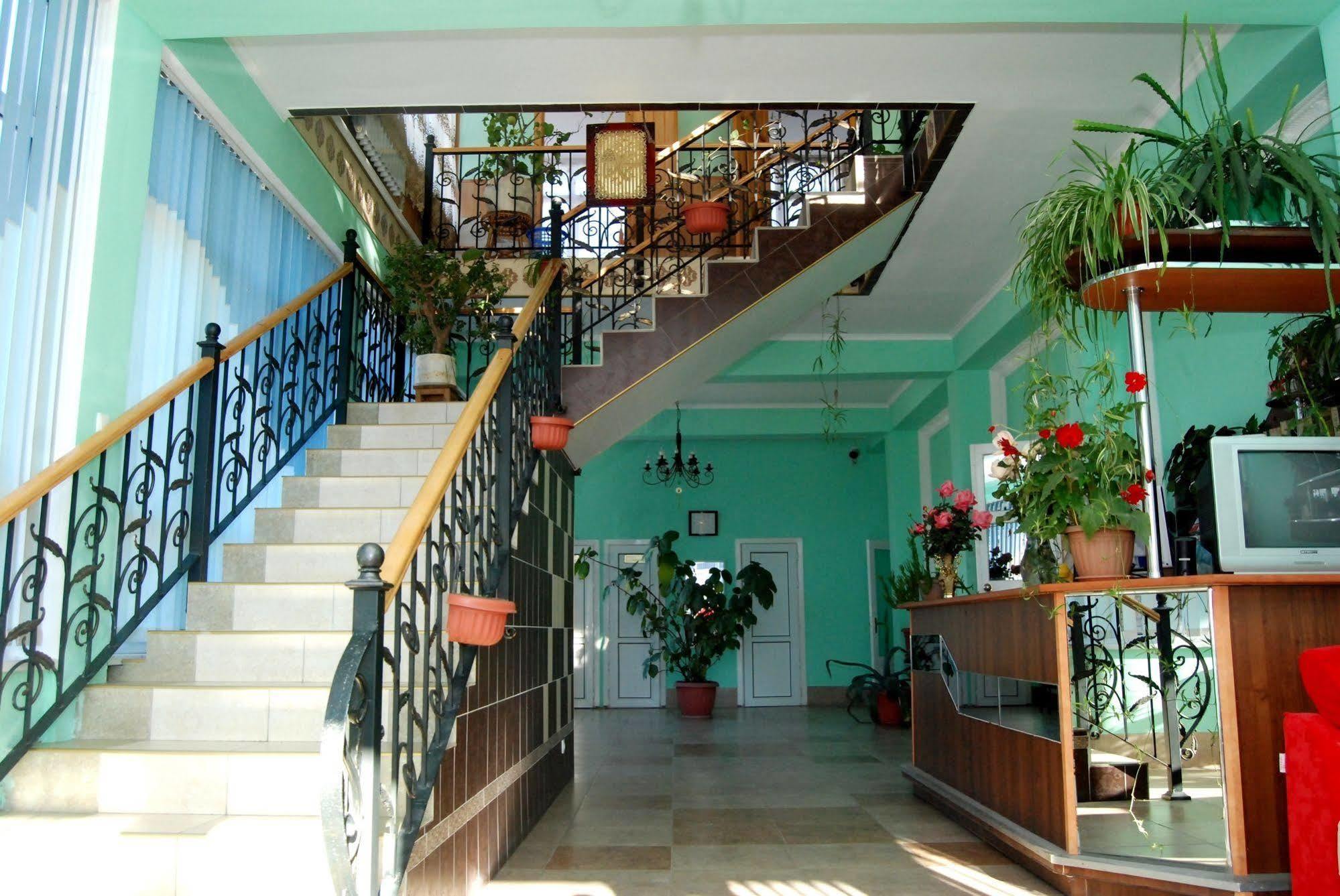 Madanur Hotel Karakol Exterior photo